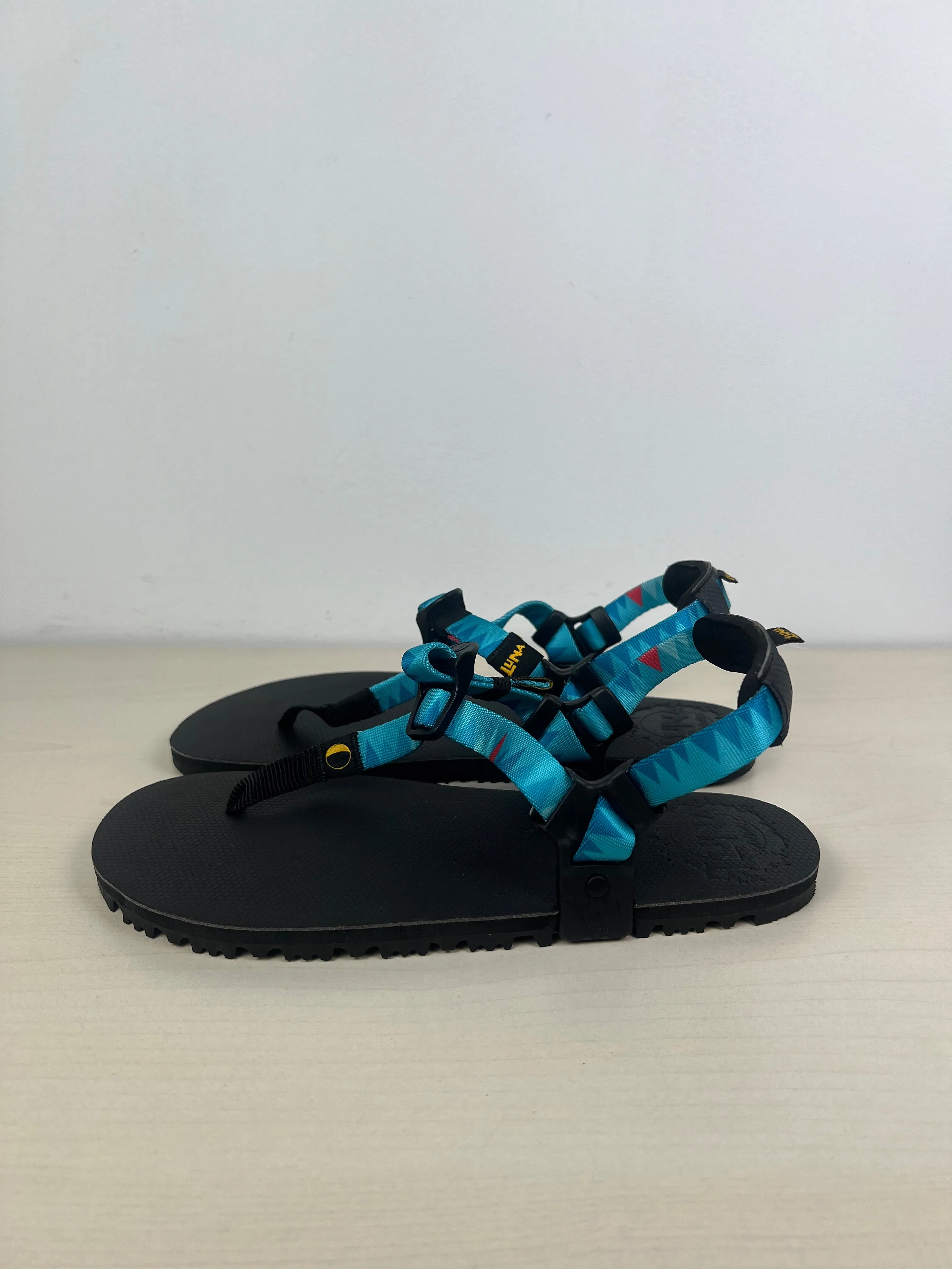 Black & Blue Sandals Sport LUNA, Size 7